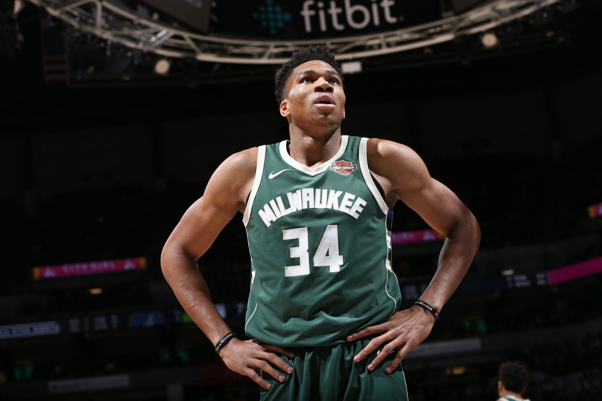 Giannis Antetokounmpo ReSigns Record Supermax Back Sports Page