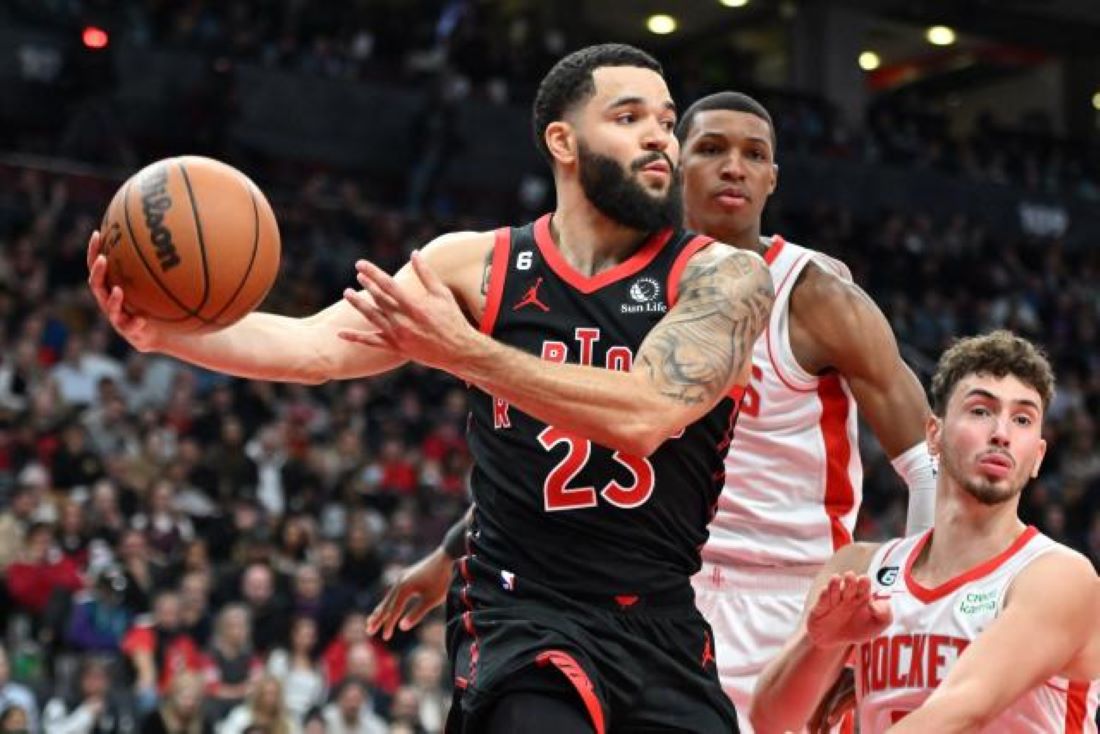 Rockets Fred VanVleet with Jabari Smith Jr. and Alperen Sengun