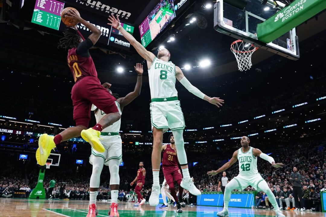 Darius Garland Shoots for the Celeveland Cavaliers