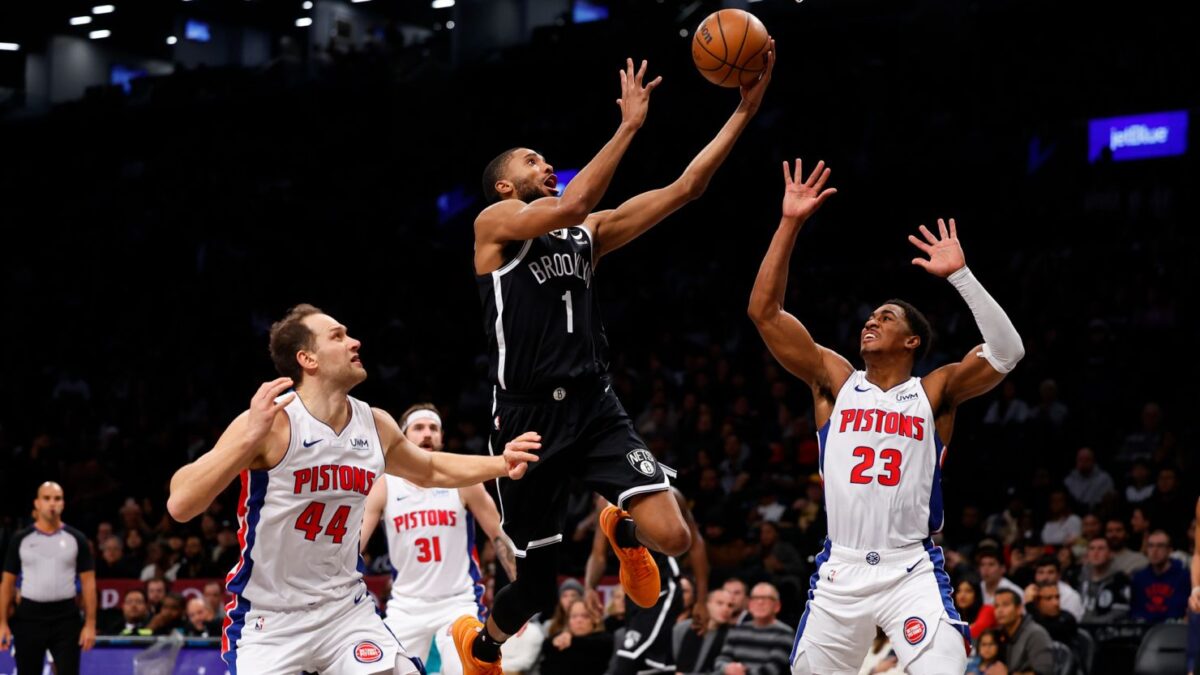 Pistons allowing a layup