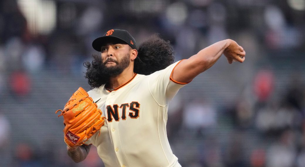 Sean Manaea pitches at home for the San Francisco Giants.
