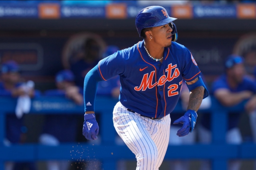 Mark Vientos leaves the batter's box for the New York Mets.