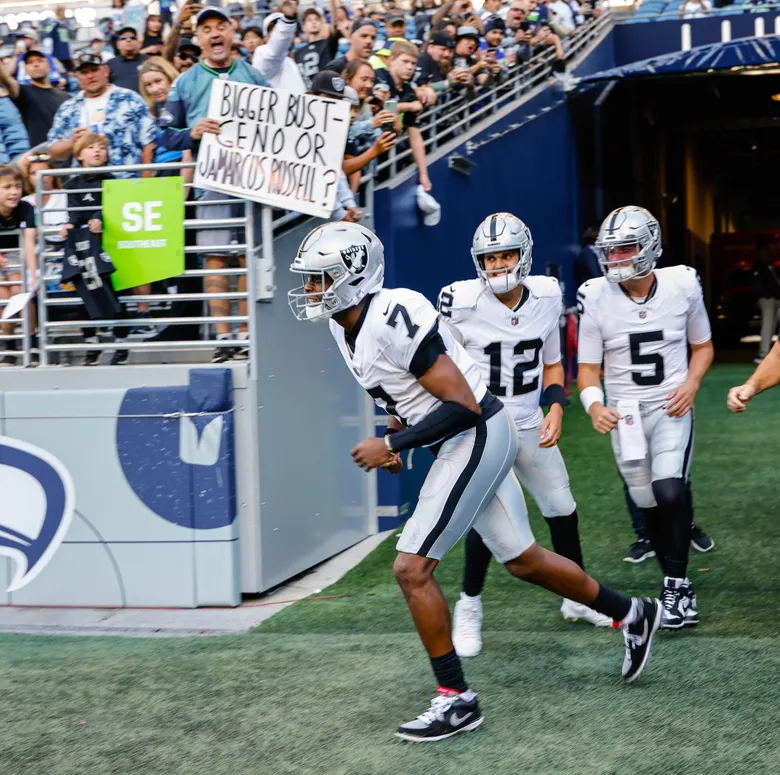 Geno Smith and the Las Vegas Raiders had some obscene gestures for the Seattle Seahawks.
