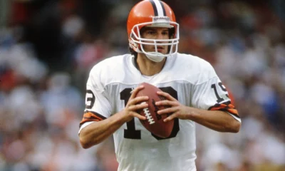 Bernie Kozar sets back to pass for the Cleveland Browns.